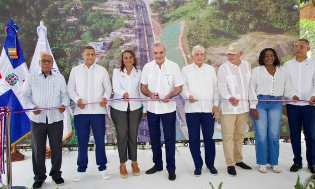 Abinader inaugura ampliación a cuatro vías de entrada a Samaná