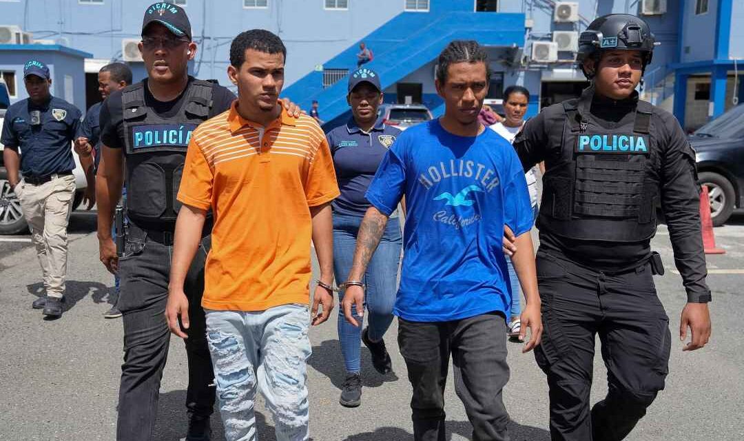 Se entregan a PN dos habrían participado en asesinato mayor