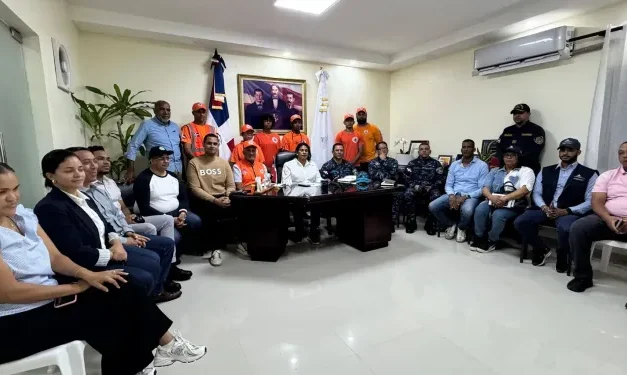 Gobernadora encabeza reunión del CPMR ante lluvias y alerta roja en María Trinidad Sánchez