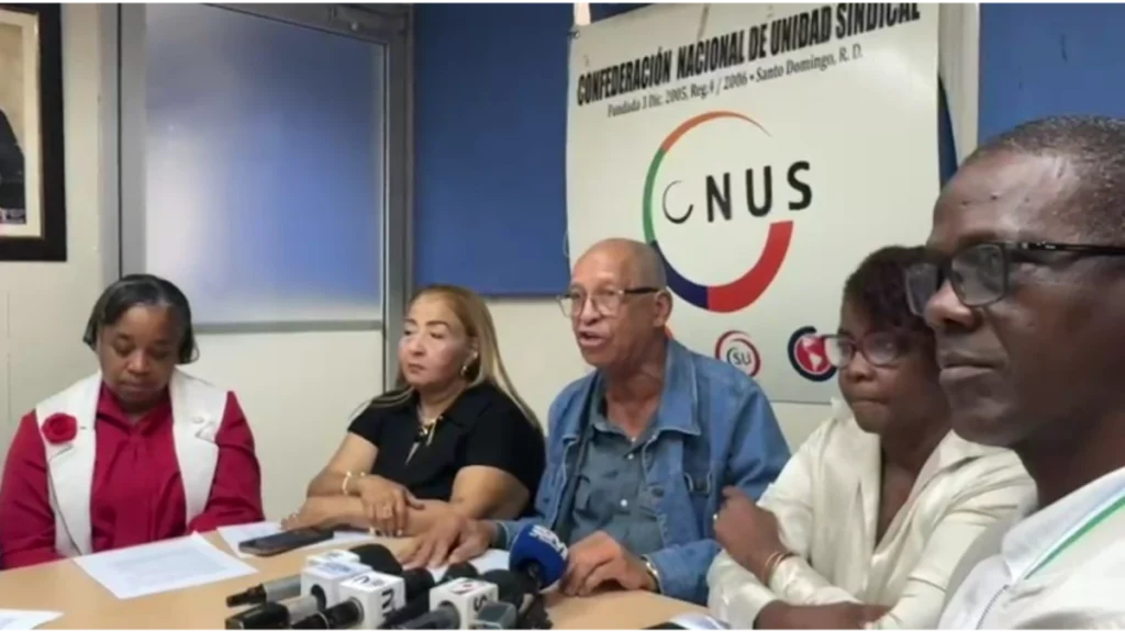 Gremios de enfermería convocan paro nacional de 24 horas y reiteran demandas al presidente Abinader