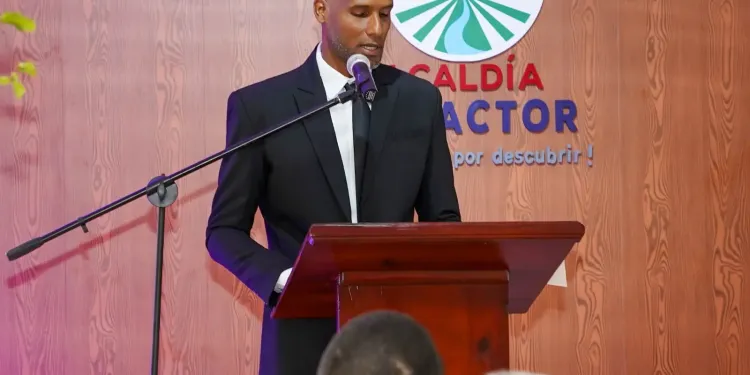 Alcalde Oscar Pablo Sánchez rinde cuentas en El Factor; destaca más de 20 obras ejecutadas