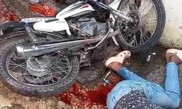 Persecución policial deja un haitiano gravemente herido tras accidente en El Factor