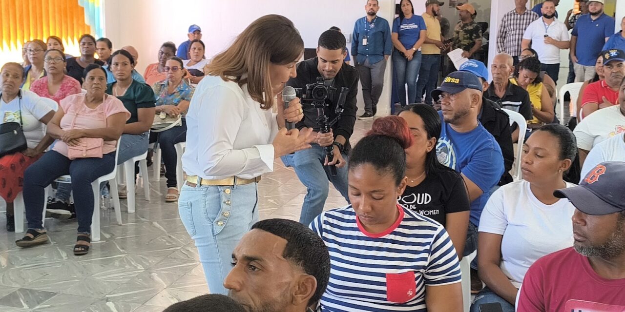 Dirección de Desarrollo Social Supérate entrega Bono de Emergencia a familias afectadas por lluvias en María Trinidad Sánchez