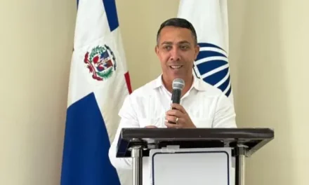 Distrito Educativo 14-01 declara no laborable el lunes 13 de abril para docentes del sector público