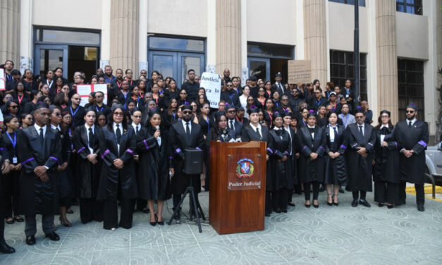 Con aparente calma se inicia un paro judicial en R. Dominicana