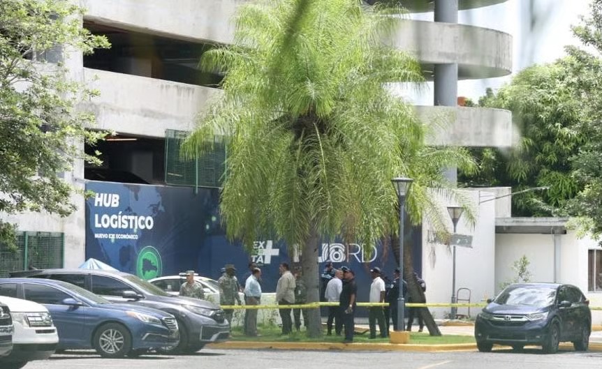 Hombre muere tras caer desde el cuarto piso de plaza Central