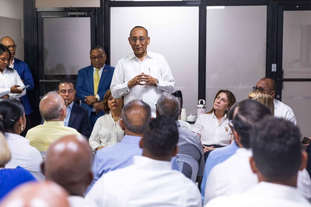 Ingeniero Rafael Santos se suma al proyecto de Carolina y fortalece su estructura política en el Cibao y todo el país