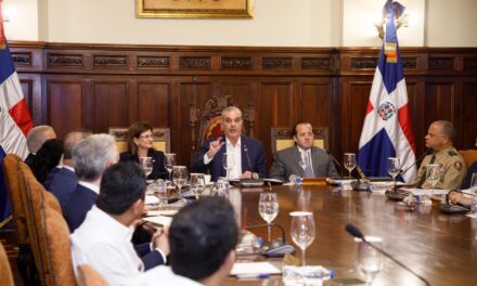 Gobierno restringe publicidad, viáticos, reduce 50% a partidos