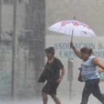 Habrá fuertes aguaceros esta tarde debido a vaguada, según Indomet