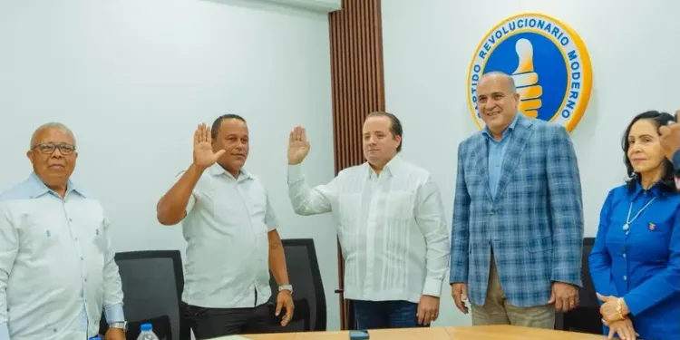 Regidor de Matancitas Miguel Hilario “El Pollo” pasa del PLD al PRM en acto encabezado por José Ignacio Paliza