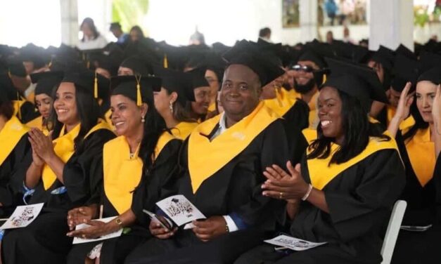 UAPA entrega 1,148 nuevos profesionales en graduación ordinaria en María Trinidad Sánchez