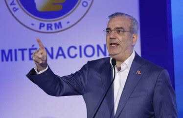 Abinader a dirigentes del PRM: «Los problemas nuestros los discutimos internamente»