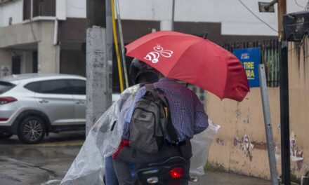 Ambiente caluroso y aguaceros marcarán las condiciones del tiempo este lunes
