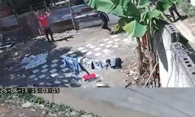 Video capta momento en que agentes policiales matan a hombre que tenía las manos en alto en La Vega