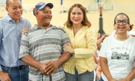 Supérate entrega Bono de Emergencia a más de 400 familias afectadas por lluvias en María Trinidad Sánchez