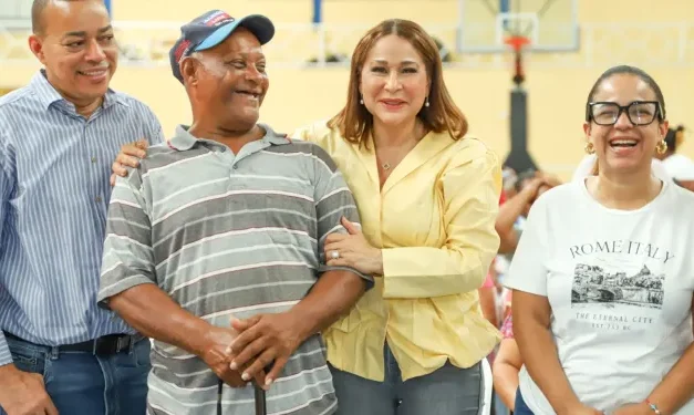 Supérate entrega Bono de Emergencia a más de 400 familias afectadas por lluvias en María Trinidad Sánchez