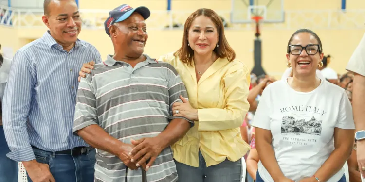 Supérate entrega Bono de Emergencia a más de 400 familias afectadas por lluvias en María Trinidad Sánchez