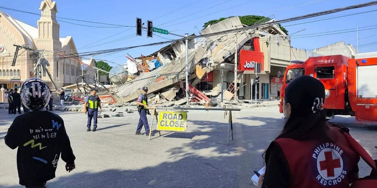 Filipinas: 20 muertos y cientos de heridos deja terremoto 7,8