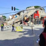 Filipinas: 20 muertos y cientos de heridos deja terremoto 7,8