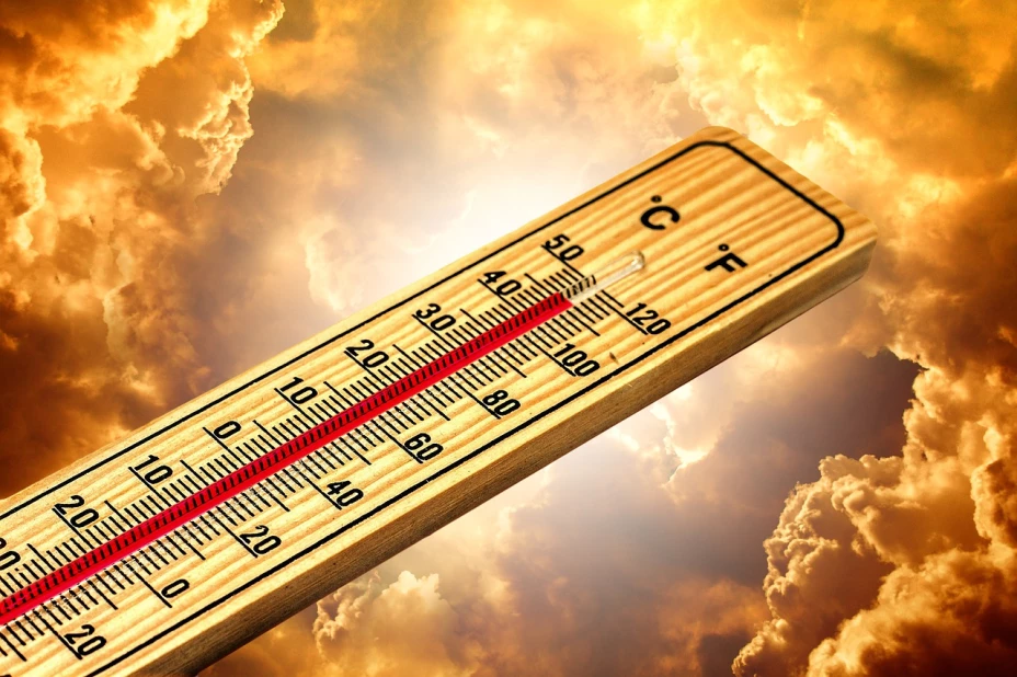 ¡A tomar agua! Indomet pronostica altas temperaturas y polvo del Sáhara para este viernes