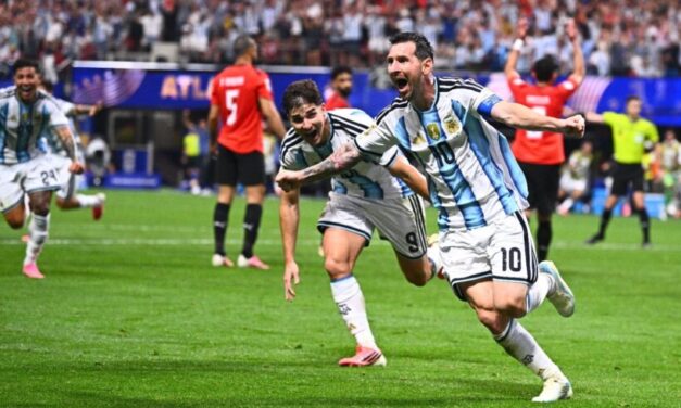 Argentina vence Egipto y jugará 4tos. con Suiza