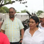 Autoridades acuden a Los Pinos para asistir a familias afectadas por incendio