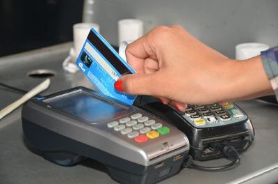 Detallistas combustibles no aceptarían pago con tarjetas
