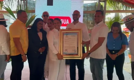 Nagua reconoce a la chef Dayanny De La Cruz como Hija Meritoria en FestiCoco 2026