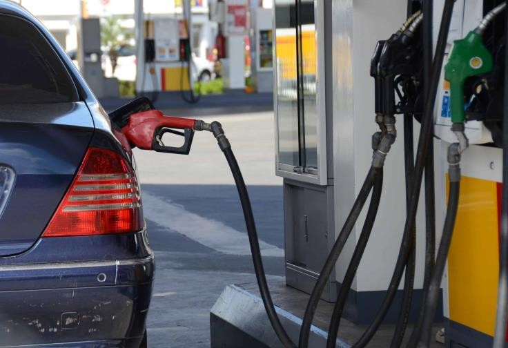 De $1,000 que paga en gasolina, solo $590 es combustible en RD