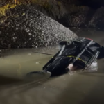 Cuatro personas mueren tras caer una yipeta a un río en Baní