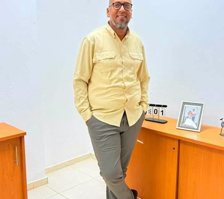 Director del Banco Agrícola en Nagua denuncia apedrearon su residencia