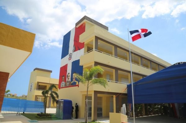 Minerd lanzará plataforma para reportar daños en escuelas RD