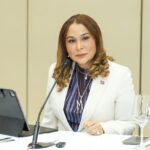 Directora de Supérate presenta avances de programas sociales a periodistas de Santiago.