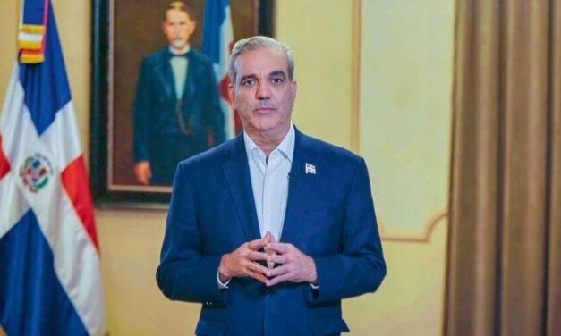 Abinader sacude al Gobierno en mitad de su último periodo