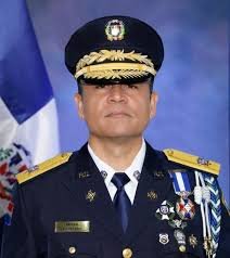 El director de la Policía se despide con mensajes que golpean como macanazos