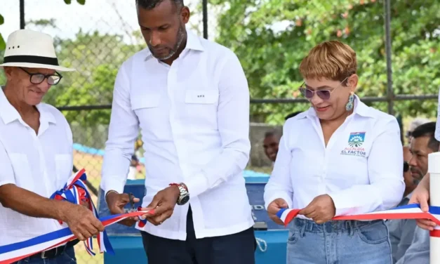 Alcaldía de El Factor inaugura bulevar en La Peonía y lo dedica a Américo Hernández