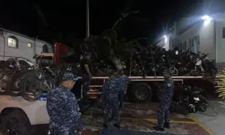 Policía retiene 45 motocicletas en operativos contra carreras clandestinas en Cabrera y Río San Juan