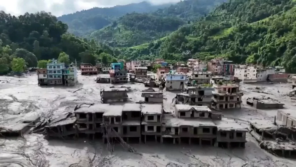 Nepal y China sitúan en 1.384 los muertos doce días después de las devastadoras riadas