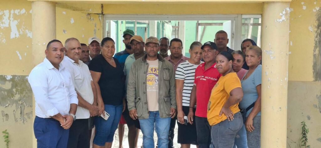 Padres de estudiantes de La Pichinga amenazan con paralizar clases en reclamo de liceo