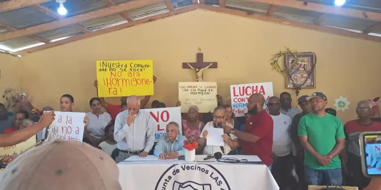 Moradores de Las 40 piden impedir operación de planta hormigonera en Nagua